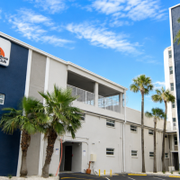 Commodore Beach Club Exterior